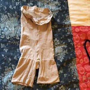 Assets by spanx high waisted girdle shaper sz 3